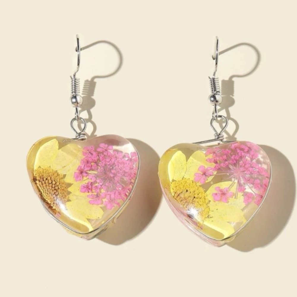 Heart yellow and pink flower earrings in resin